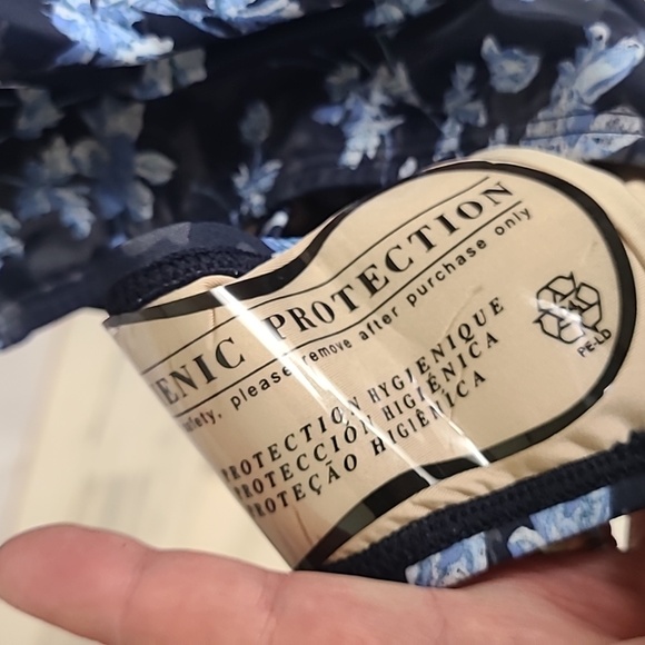 NWT A Pea In The Pod Floral Ruffled Maternity One Piece Swimsuit - Navy - Picture 6 of 9